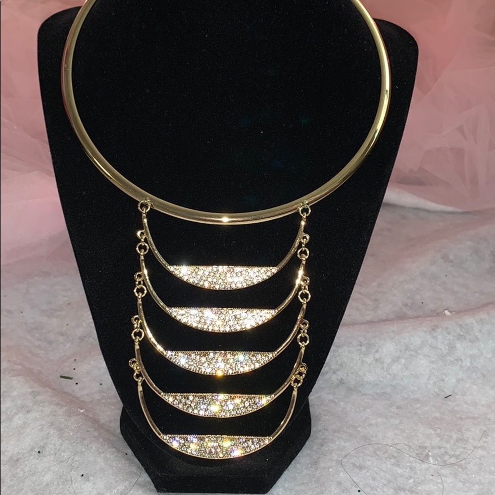 Statement necklace
